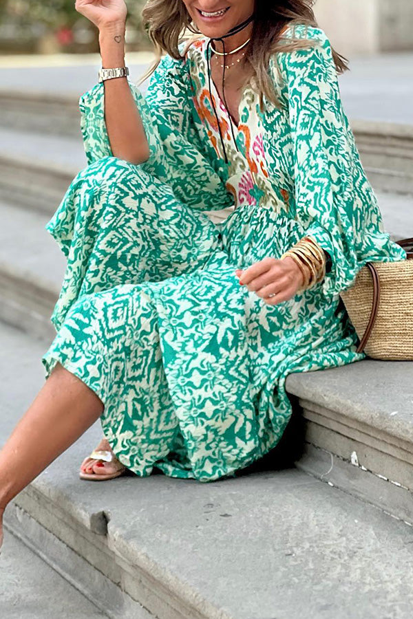 LM | Ledell Green maxi dress with V-neck and totem print
