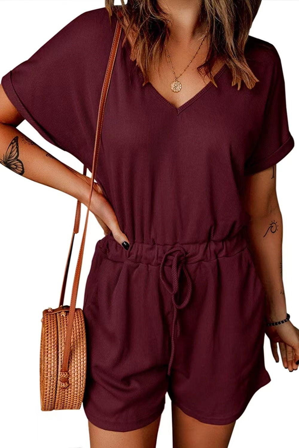 LM | Short-sleeved full-size romper with drawstring and V-neckline