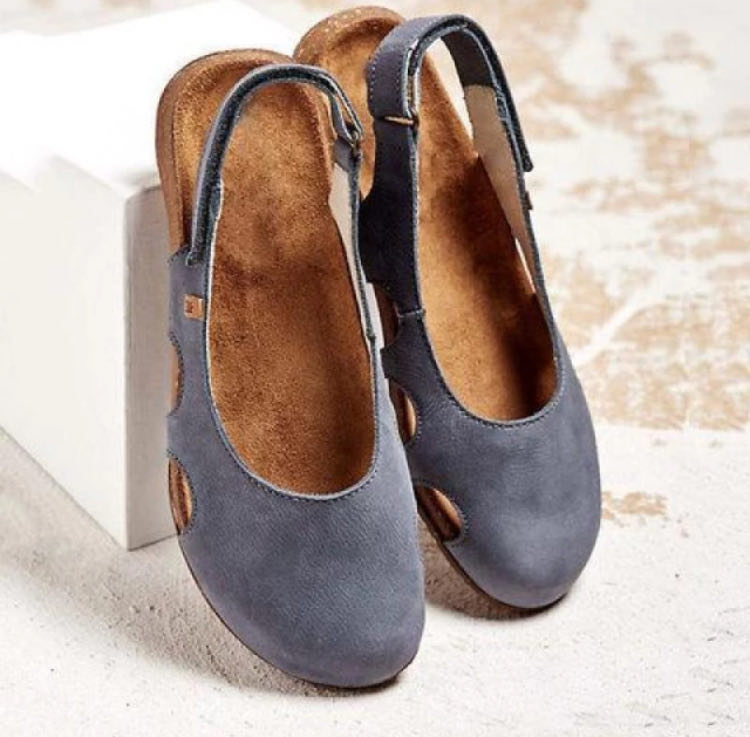 TS | Sandals with sling-back straps