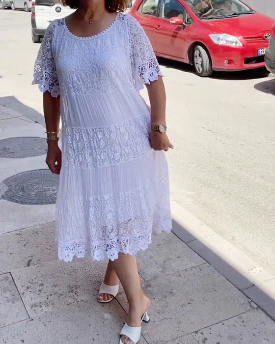 LM | Timeless lace midi dress
