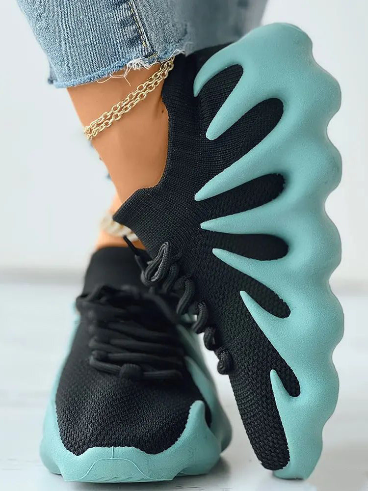 LM | Stylish and airy sneakers