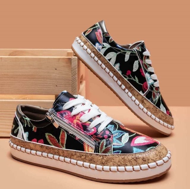 LM | Simple sneakers with flowers