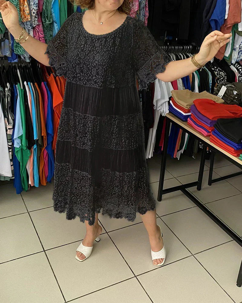 LM | Timeless lace midi dress