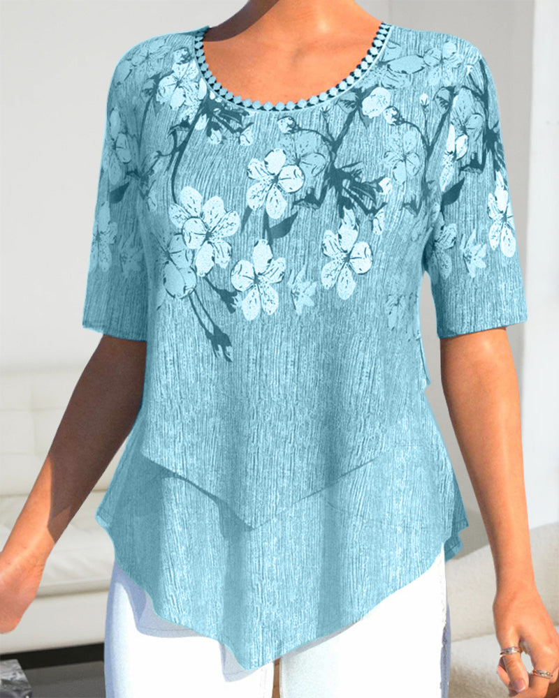 LM | Blouse with floral round neckline and short sleeves
