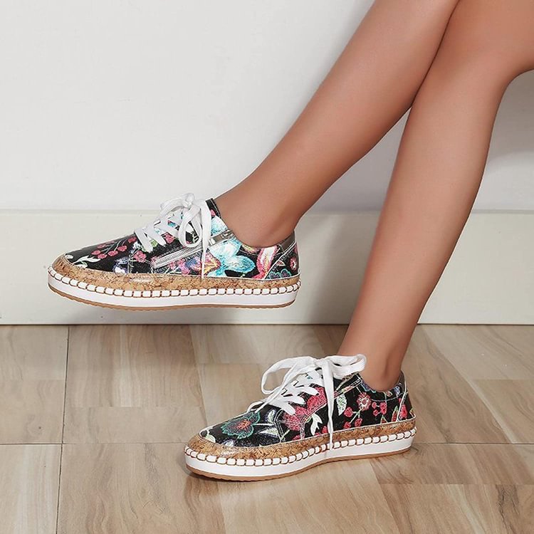 LM | Simple sneakers with flowers