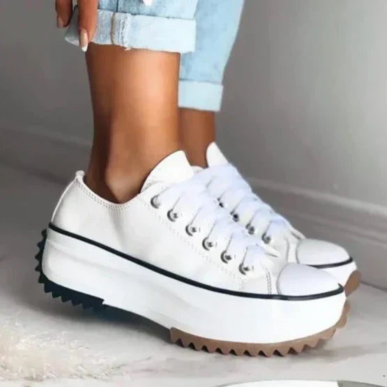 LM | Fashionable, supportive orthopaedic sneakers