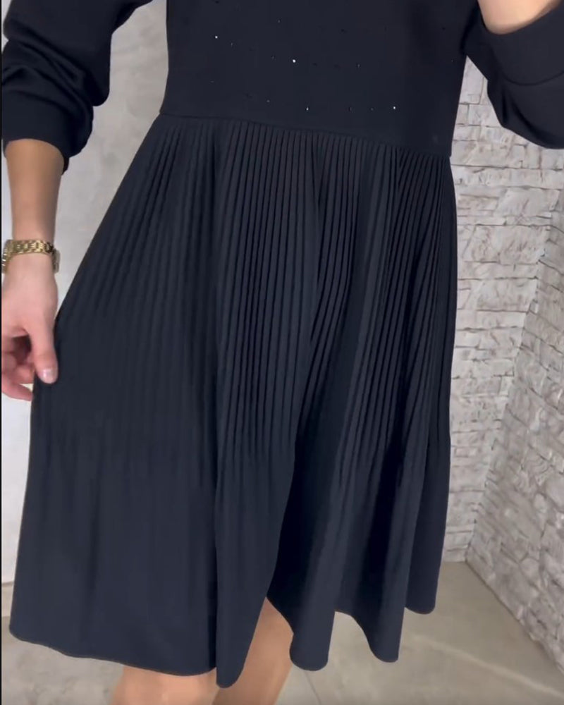 LM | Solid-colored dress with high heels