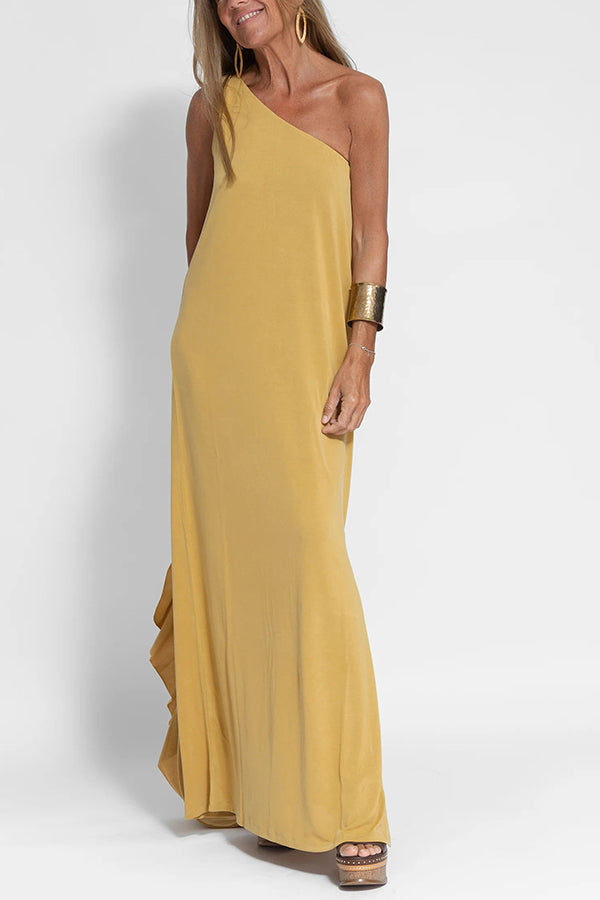 LM | Flawless and free one-shoulder maxi dress with relaxed slit