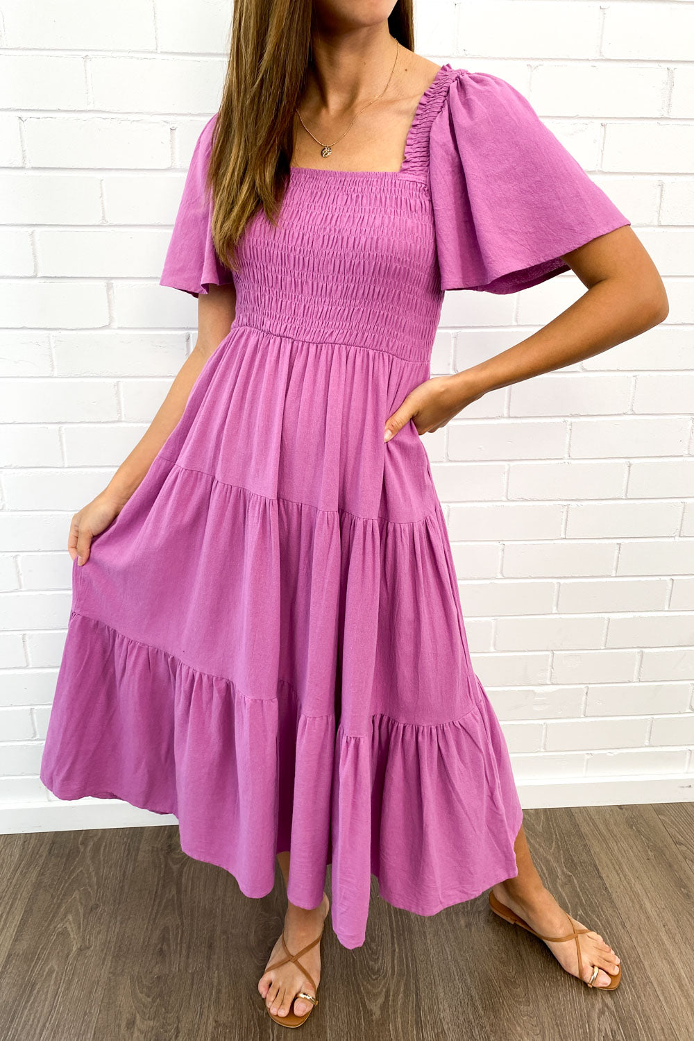 LM | Feminine off-shoulder midi dress
