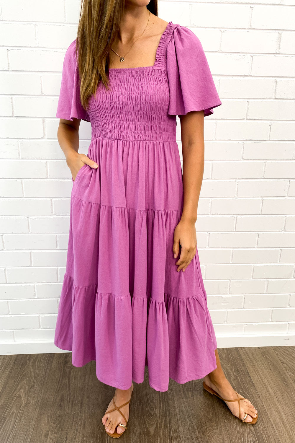 LM | Feminine off-shoulder midi dress