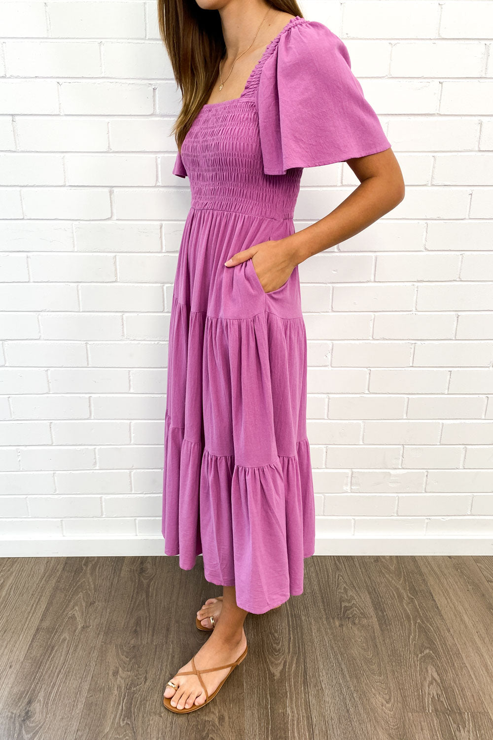 LM | Feminine off-shoulder midi dress