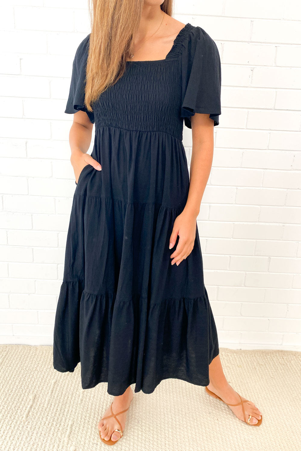 LM | Feminine off-shoulder midi dress