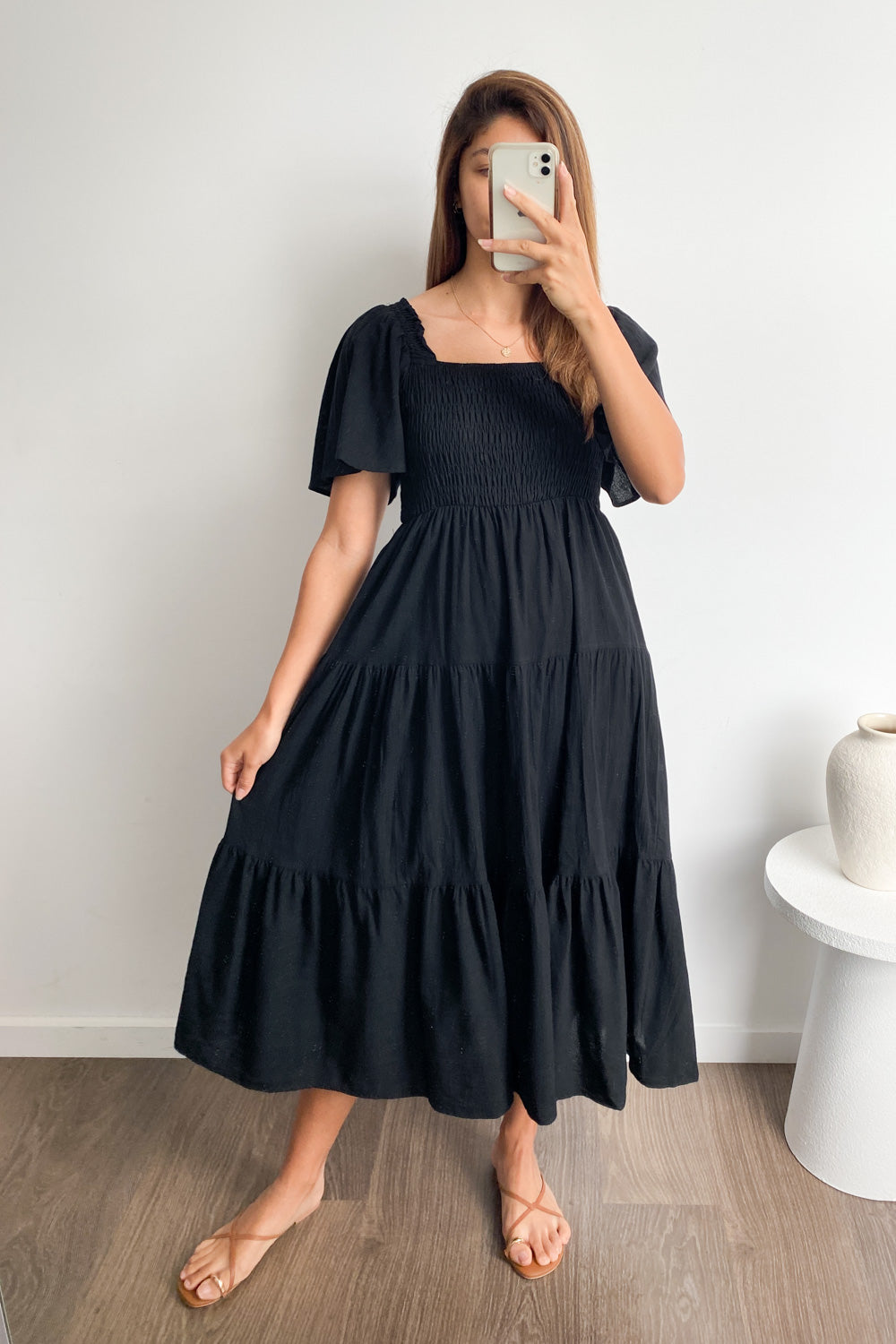 LM | Feminine off-shoulder midi dress