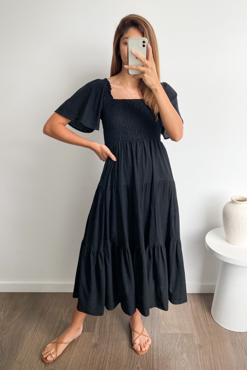 LM | Feminine off-shoulder midi dress