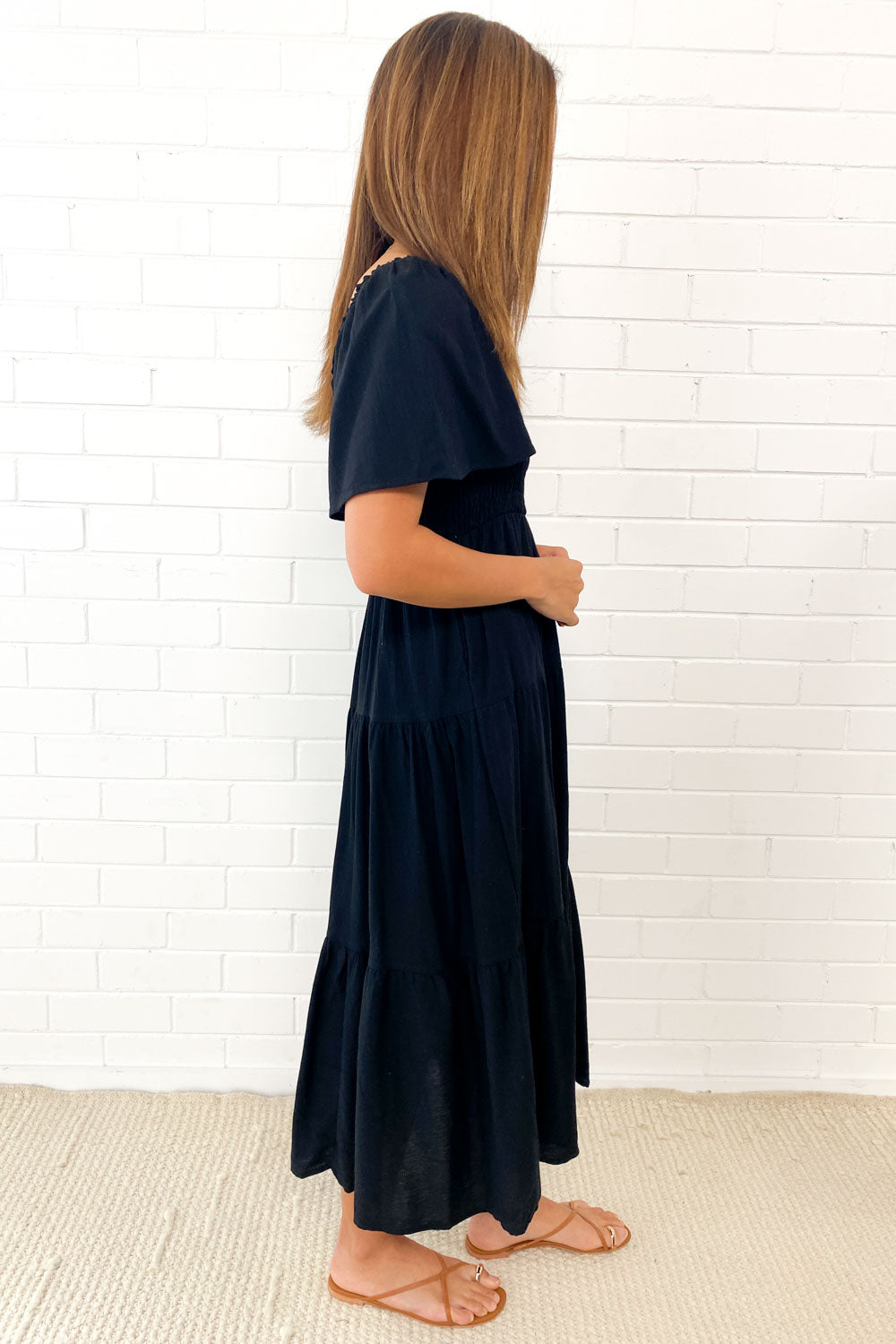 LM | Feminine off-shoulder midi dress