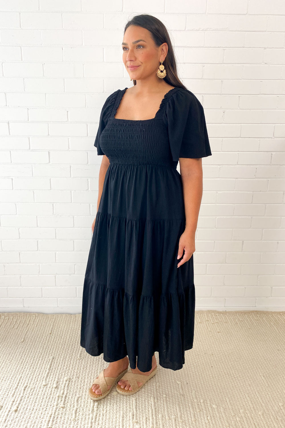 LM | Feminine off-shoulder midi dress