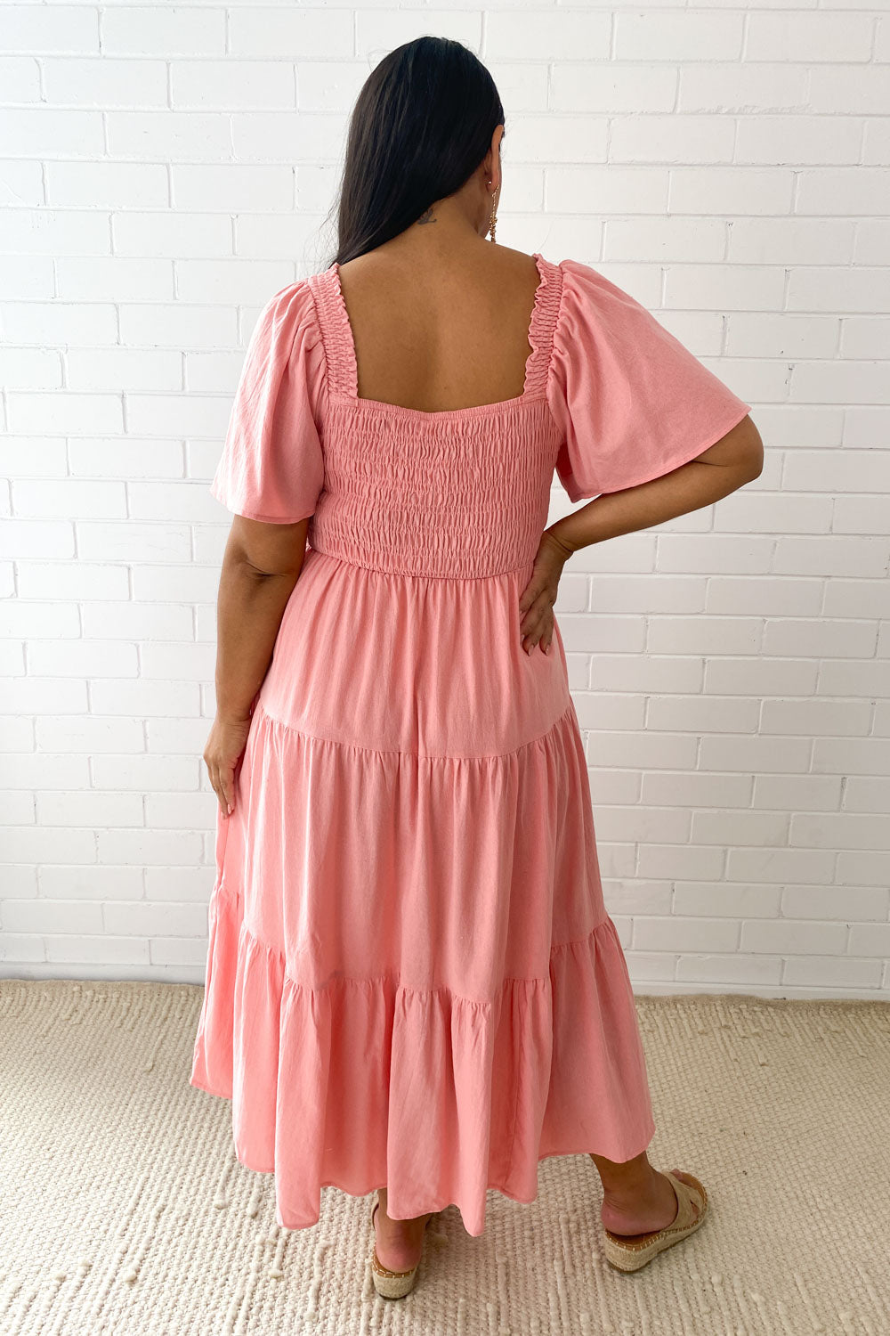 LM | Feminine off-shoulder midi dress