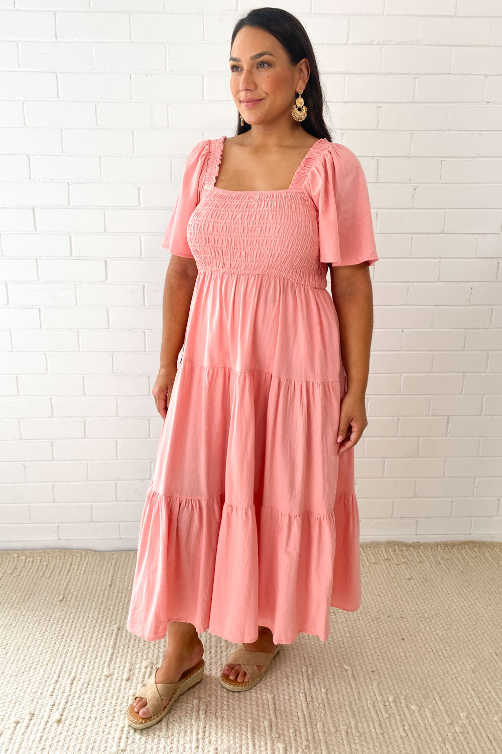 LM | Feminine off-shoulder midi dress