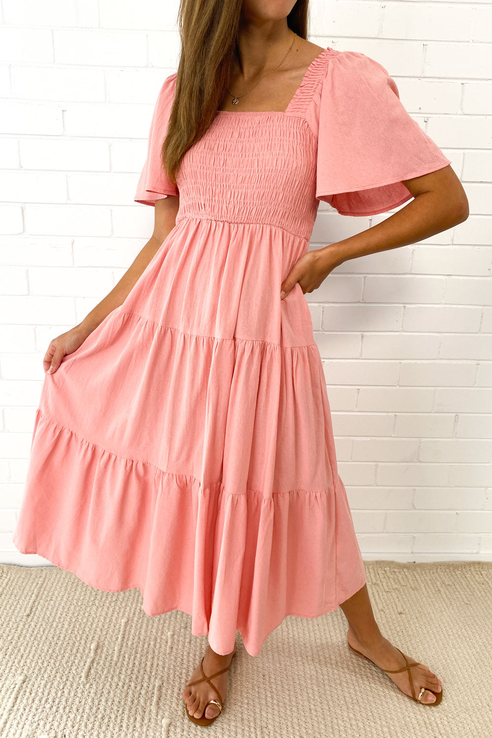 LM | Feminine off-shoulder midi dress
