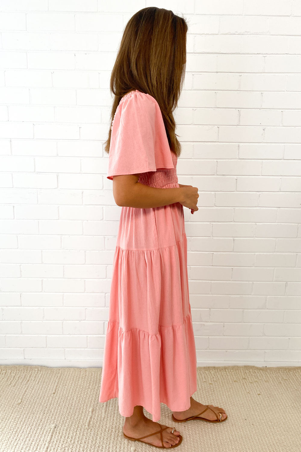 LM | Feminine off-shoulder midi dress