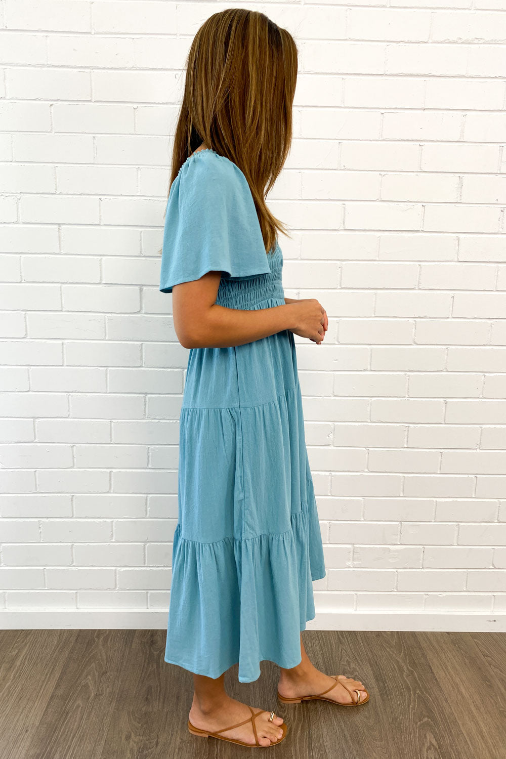LM | Feminine off-shoulder midi dress