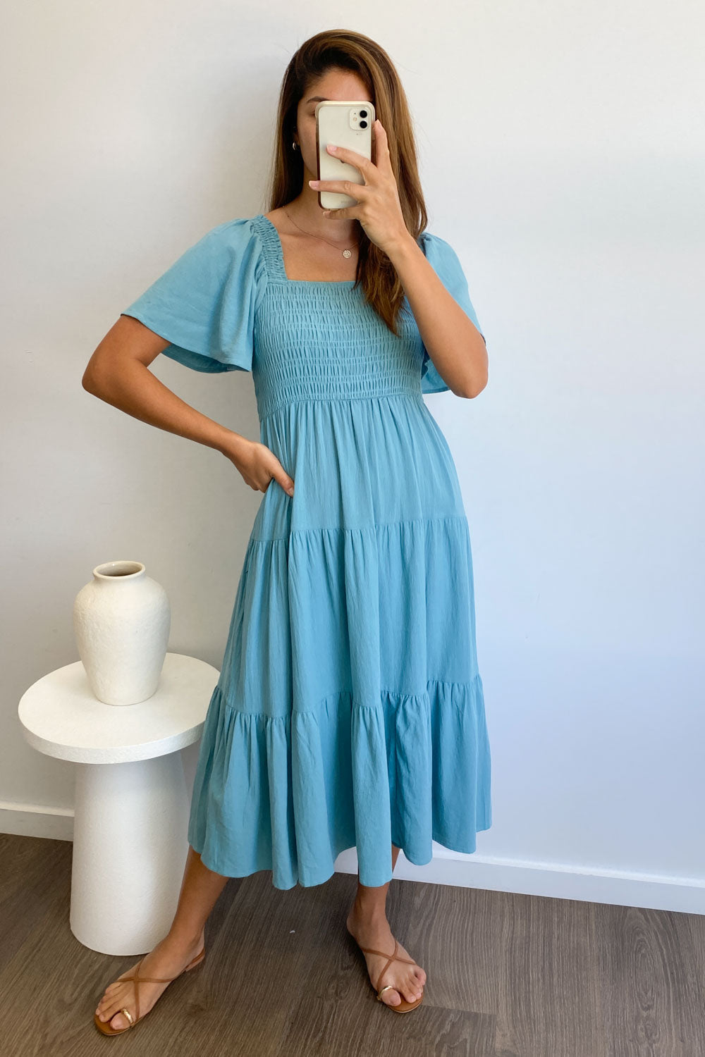 LM | Feminine off-shoulder midi dress