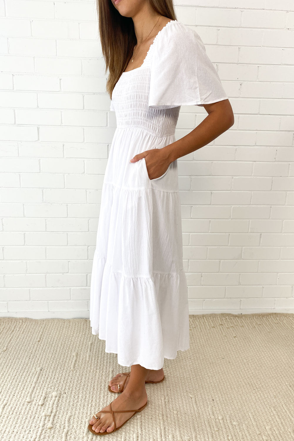 LM | Feminine off-shoulder midi dress