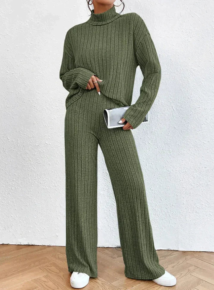 LM | Knitted pants and turtleneck sweater