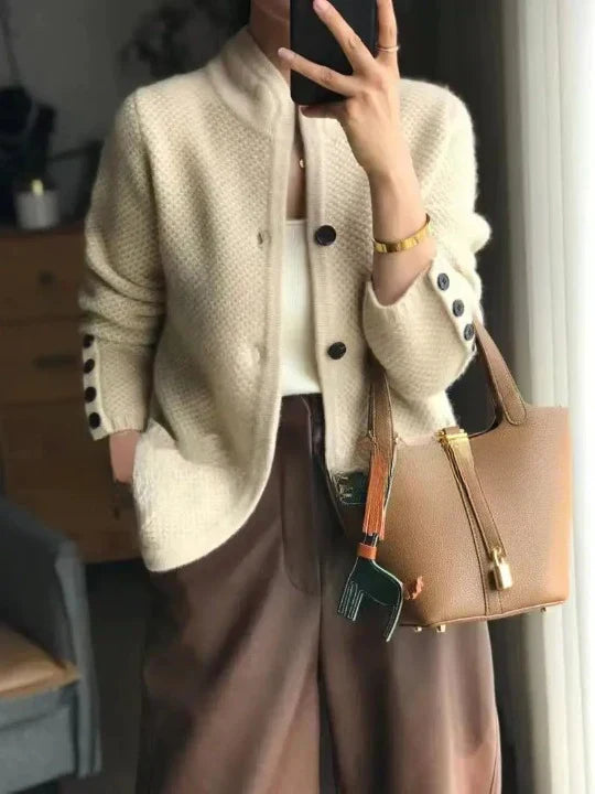 LM | Uncomplicated and chic coat