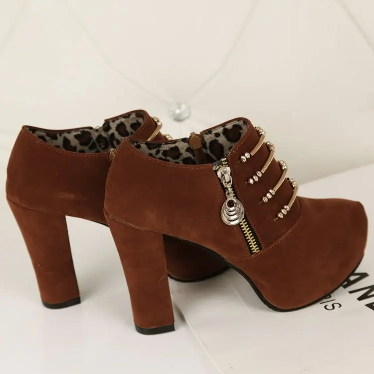 Tailored and Comfortable Orthopedic Heels