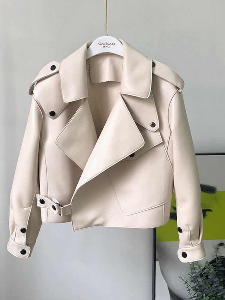 LM | Uncomplicated and trendy coat