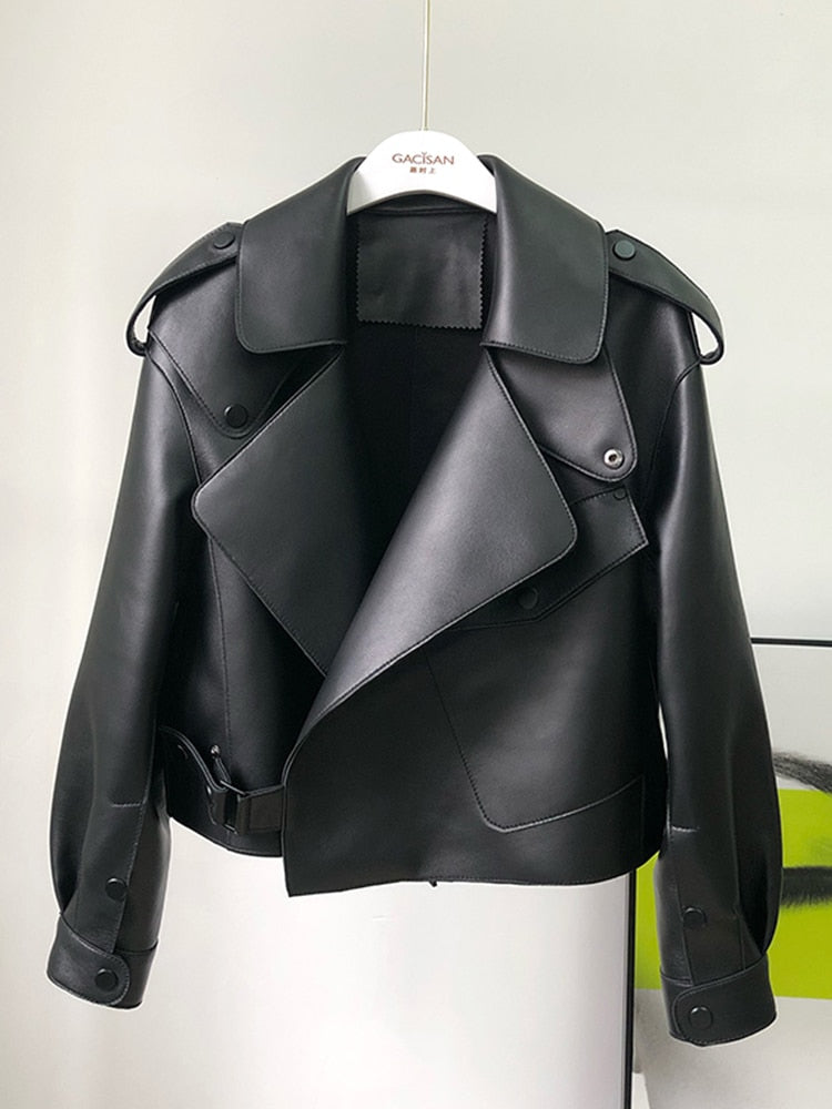 LM | Uncomplicated and trendy coat