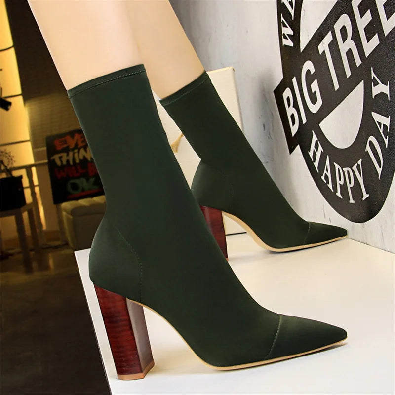 Tailored and Comfortable Orthopedic Heels