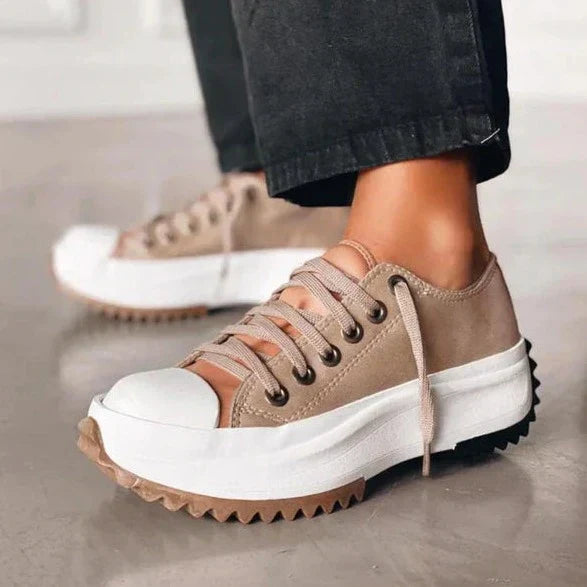 LM | Fashionable, supportive orthopaedic sneakers