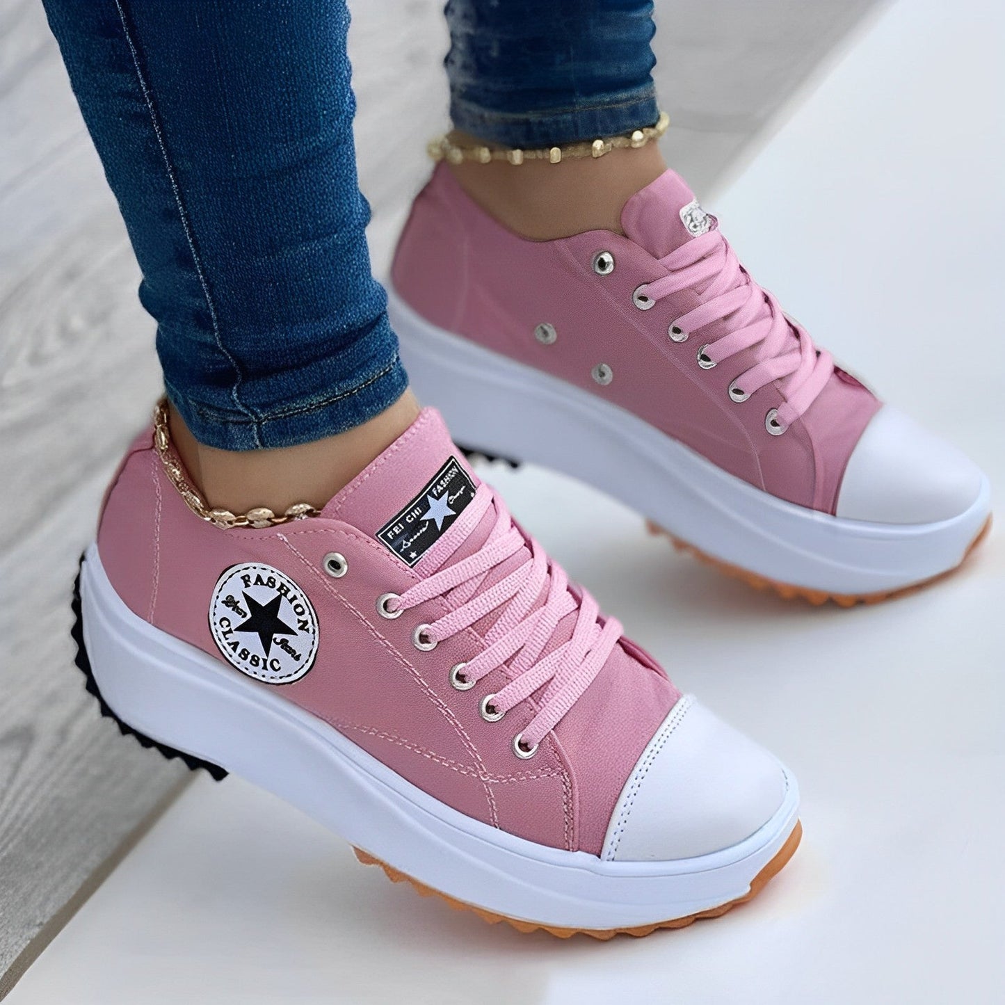 LM | Slim and cool sneakers