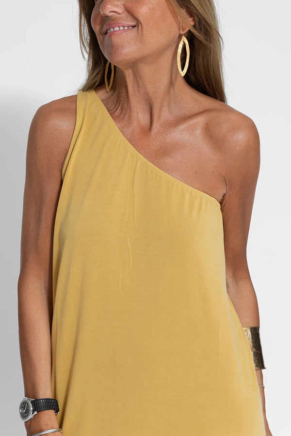 LM | Flawless and free one-shoulder maxi dress with relaxed slit