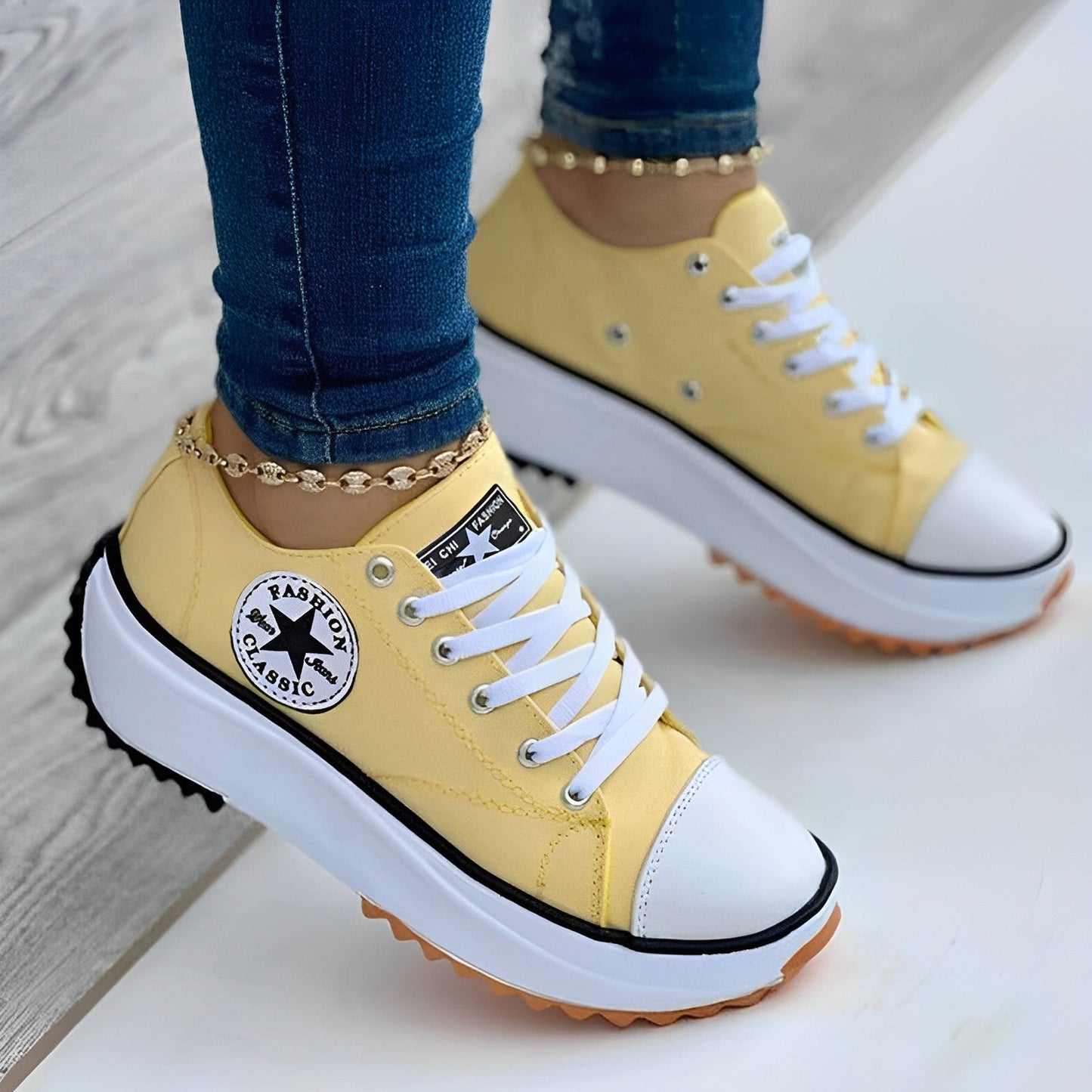 LM | Slim and cool sneakers