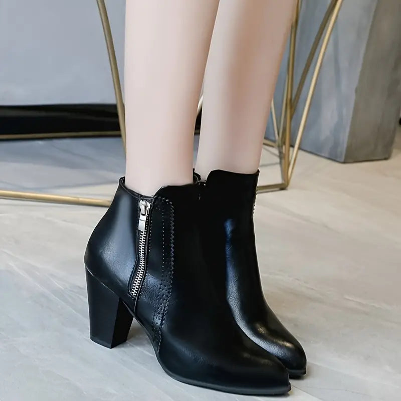 LM | WITH SOFT SOLE AND CHUNKY HEELS