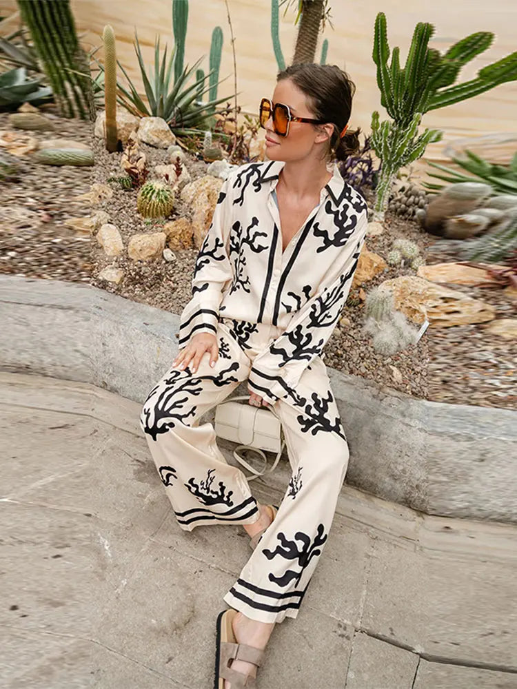 LM | LIGHT AND COMFORTABLE SATIN UNIQUE PRINT ELASTIC WAIST POCKET WIDE LEG PANTS