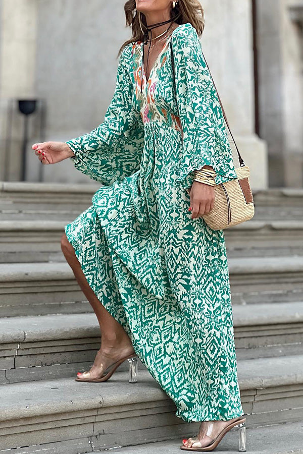 LM | Ledell Green maxi dress with V-neck and totem print