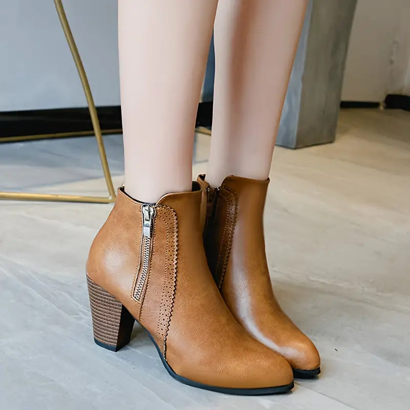 LM | WITH SOFT SOLE AND CHUNKY HEELS