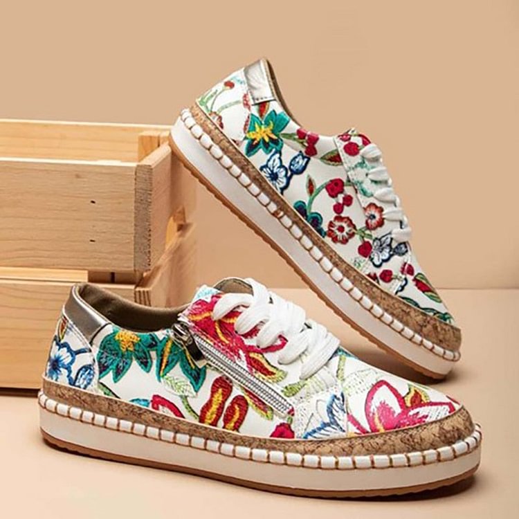 LM | Simple sneakers with flowers