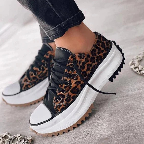 LM | Fashionable, supportive orthopaedic sneakers