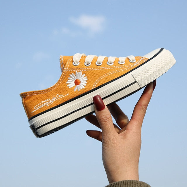 LM | Low Cut with floral print sneakers