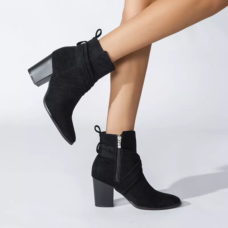 LM | WITH SIDE ZIPPER AND CHUNKY HEELS