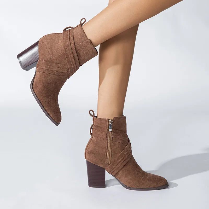 LM | WITH SIDE ZIPPER AND CHUNKY HEELS