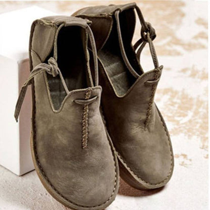 TS | Casual vintage loafers with laces