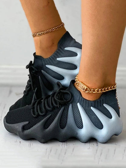 LM | Stylish and airy sneakers