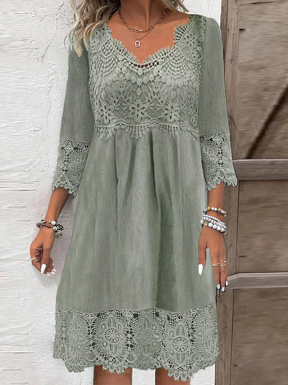 LM | Timeless lace midi dress