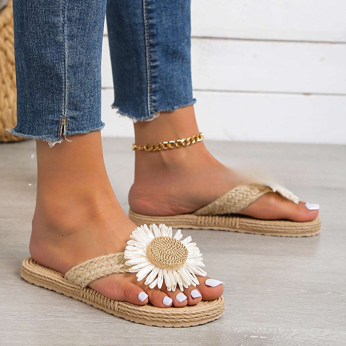 LM | Women's flat casual bohemian sandals with flower